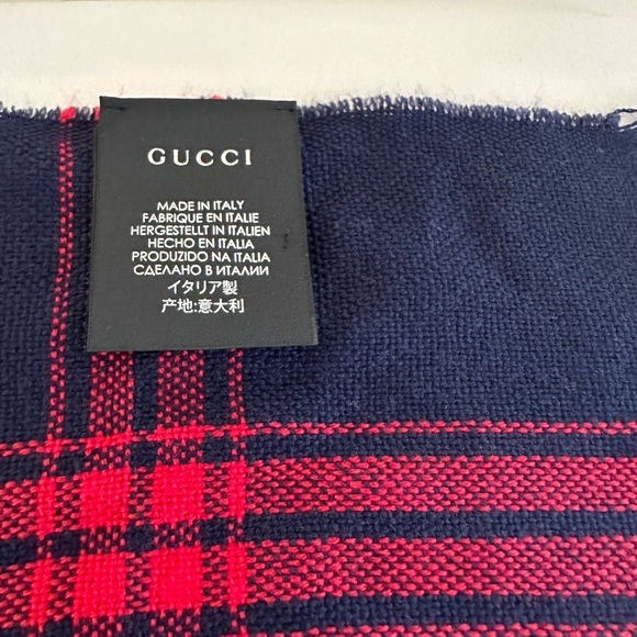 Gucci Wool Red & Blue Plaid Embroidered Rose Scarf - Picture 7 of 8